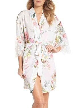 Flora Nikrooz Fiona Crepe Kimono Robe in Ivory